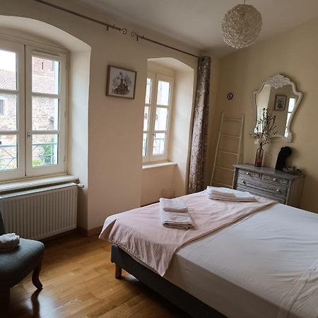 Отель Relais Du Noble Voyageur Бриуд Экстерьер фото